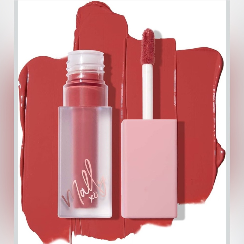 Mally Beauty Liquid Luxury Matte - Berry Long Lasting Matte